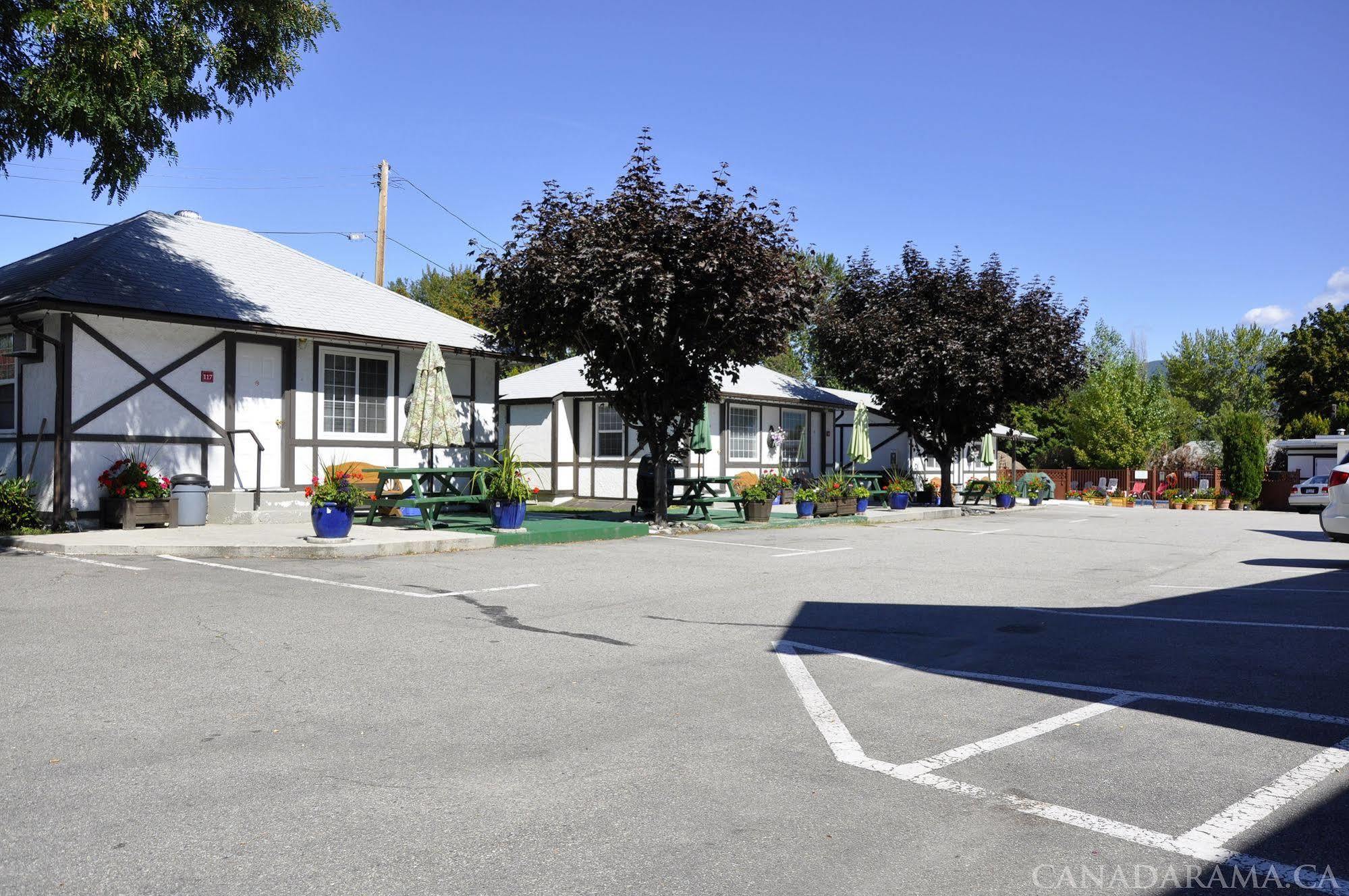 Rosedale Motel Summerland Kültér fotó